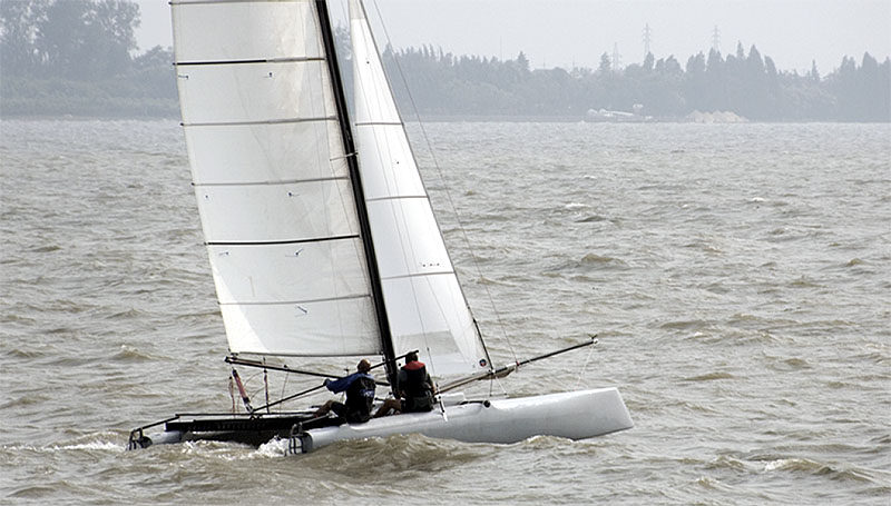 Attached picture 114209-firsttestsail800.jpg