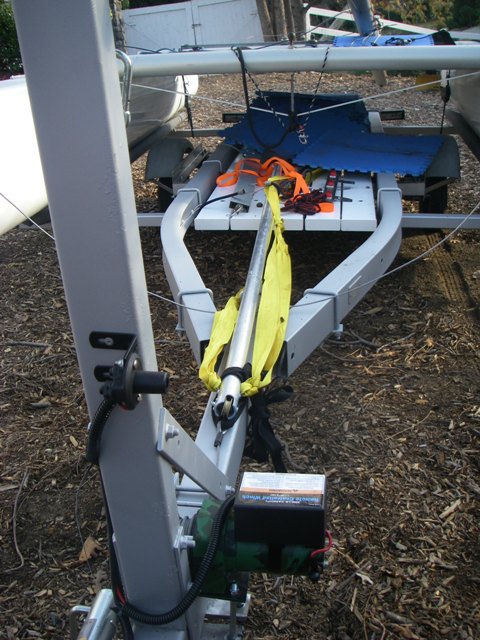 Attached picture 130018-trailerdeckandwinch-small.JPG