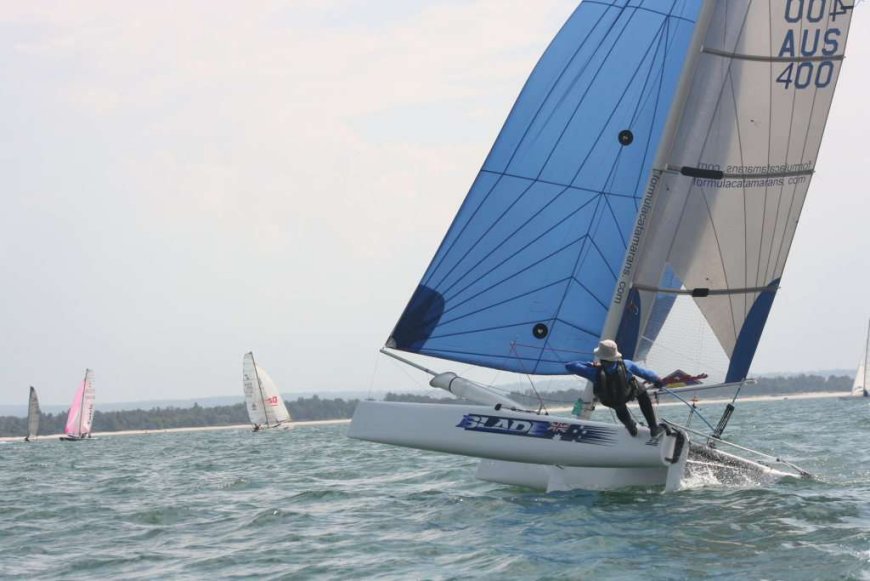 Attached picture 138118-Blade_F16_aussie_Gary_under_spinnaker_trapping_in_race_122733-gary3.jpg