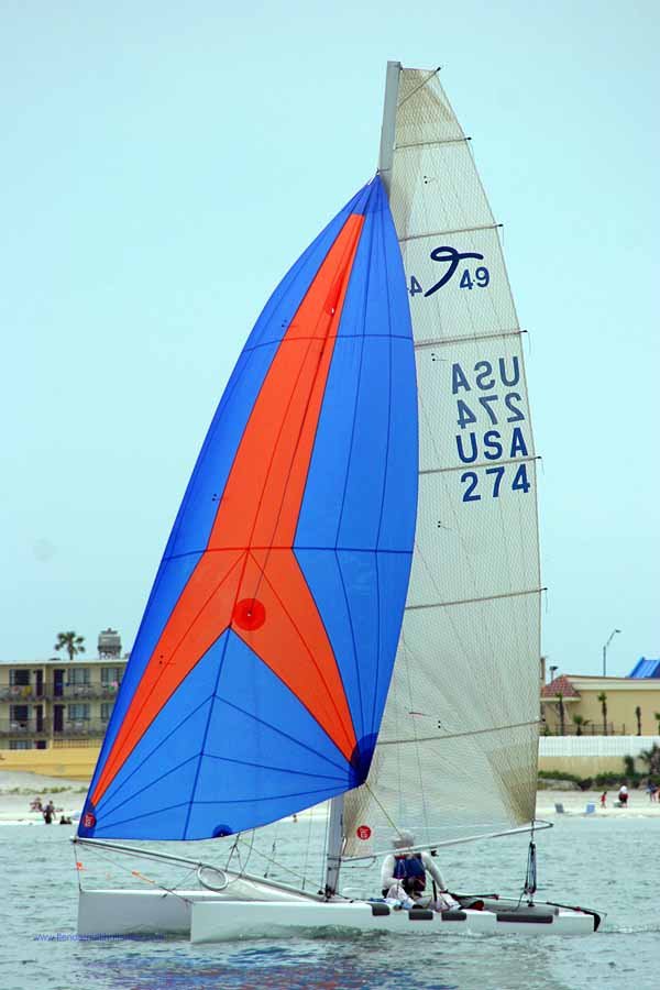 Attached picture 52097-Daytona_2005_Taipan_F16_Hollis_Caffee_solo_under_spinnaker.jpg