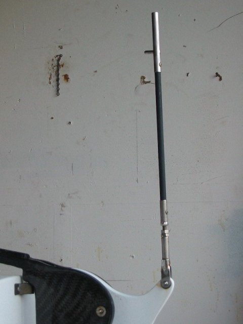 Attached picture 63557-AHPC_carbon_rudder_LockDownArm.jpg
